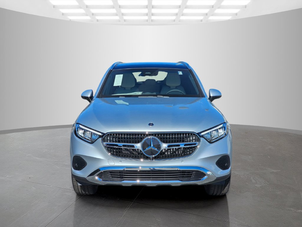 Used 2026 Mercedes-Benz GLC 300 image 2
