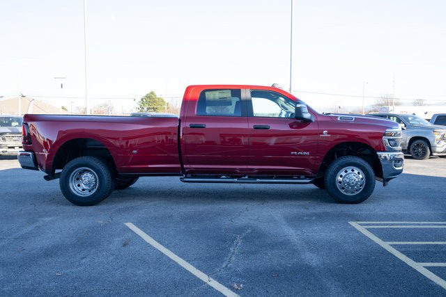 New 2026 RAM 3500 Big Horn AWD/4WD image 6