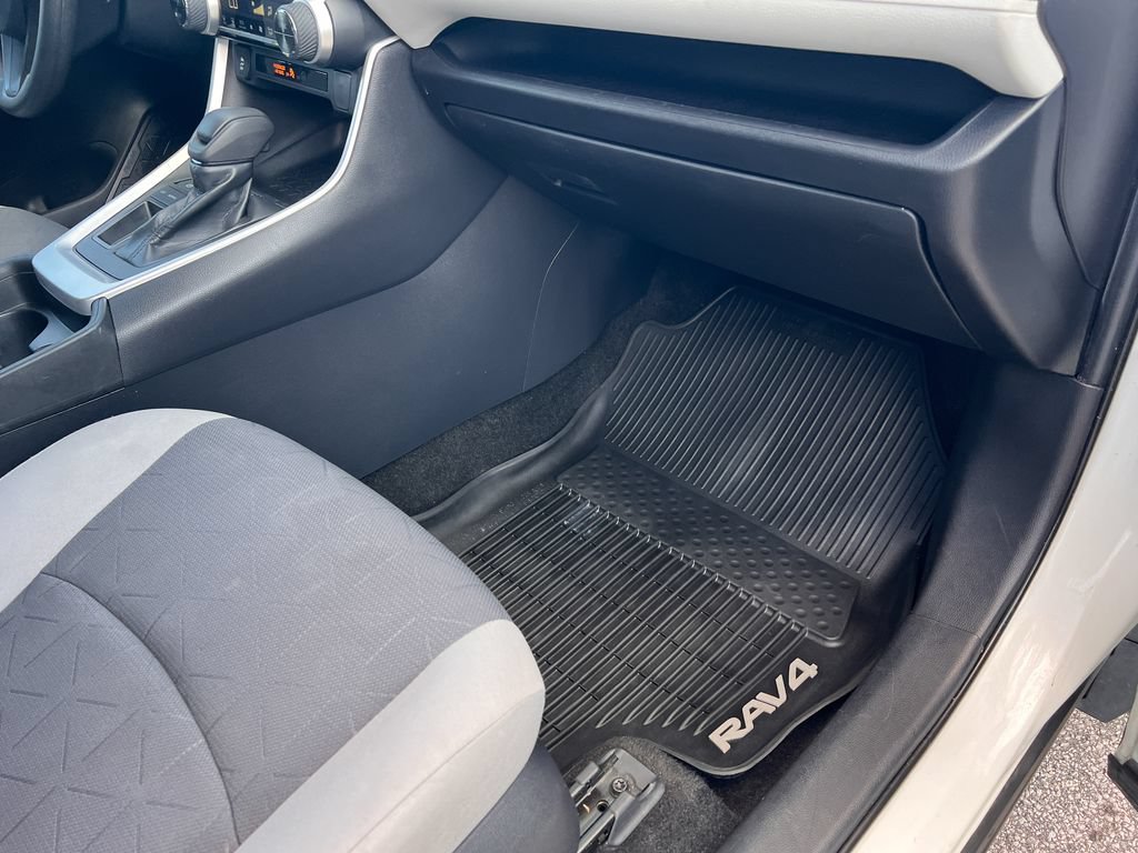 Used 2019 Toyota RAV4 XLE w/ Protection Package FWD image 18