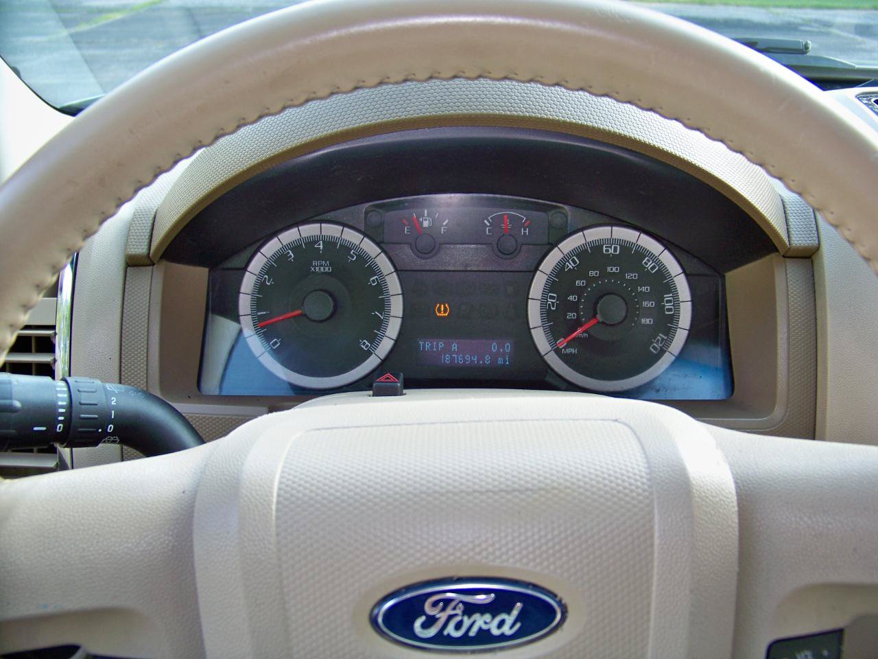 Used 2009 Ford Escape Limited AWD/4WD image 22