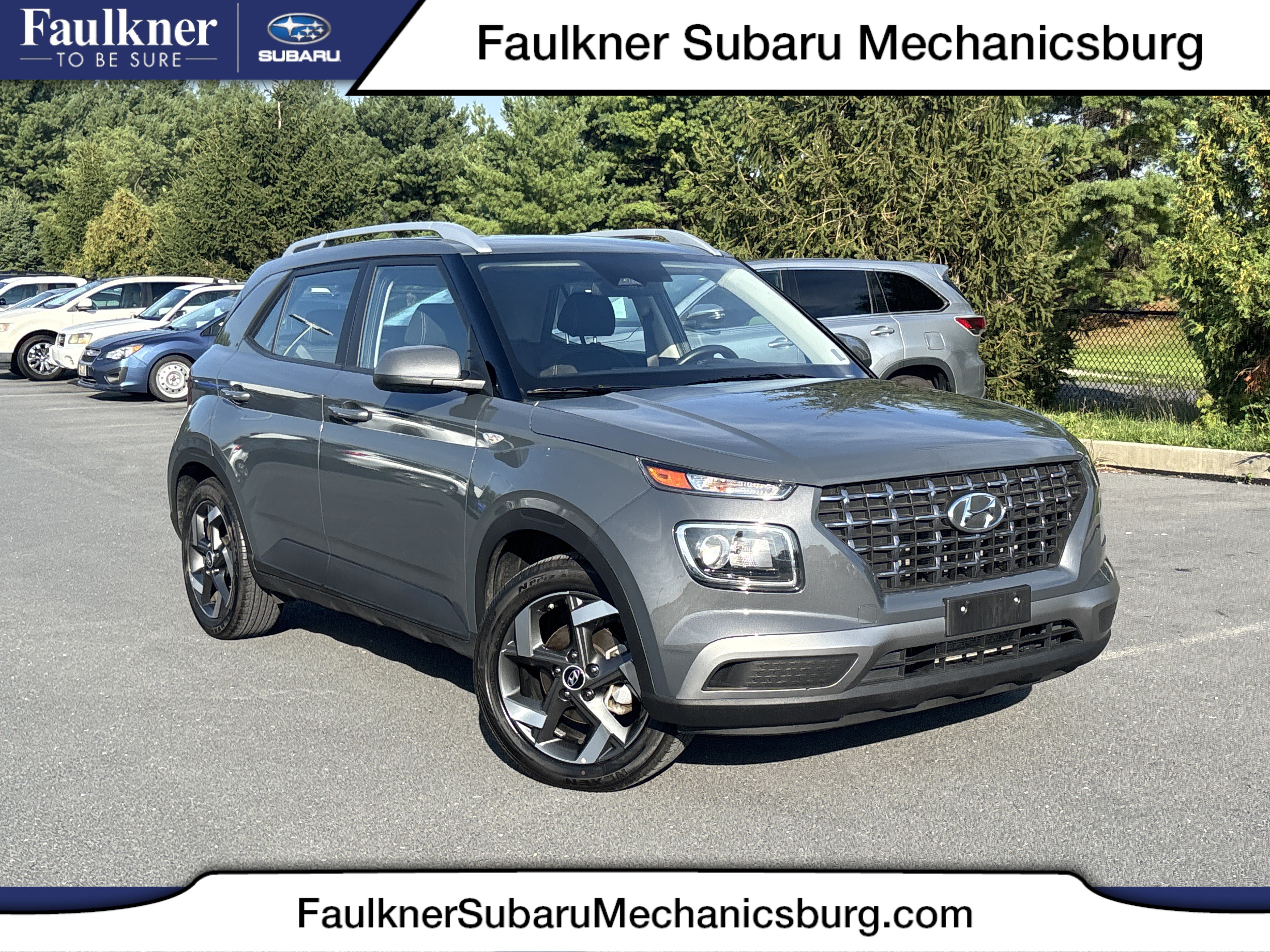 Used 2025 Hyundai Venue SEL FWD image 1