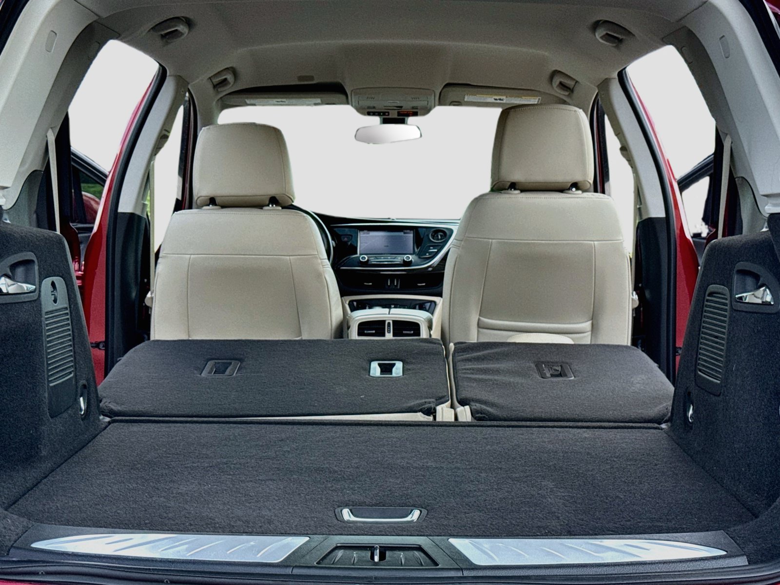 Used 2019 Buick Envision Essence w/ LPO, Cargo Package FWD image 23