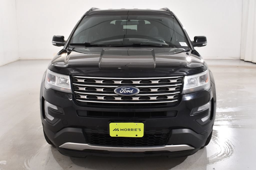 Used 2017 Ford Explorer XLT AWD/4WD image 3