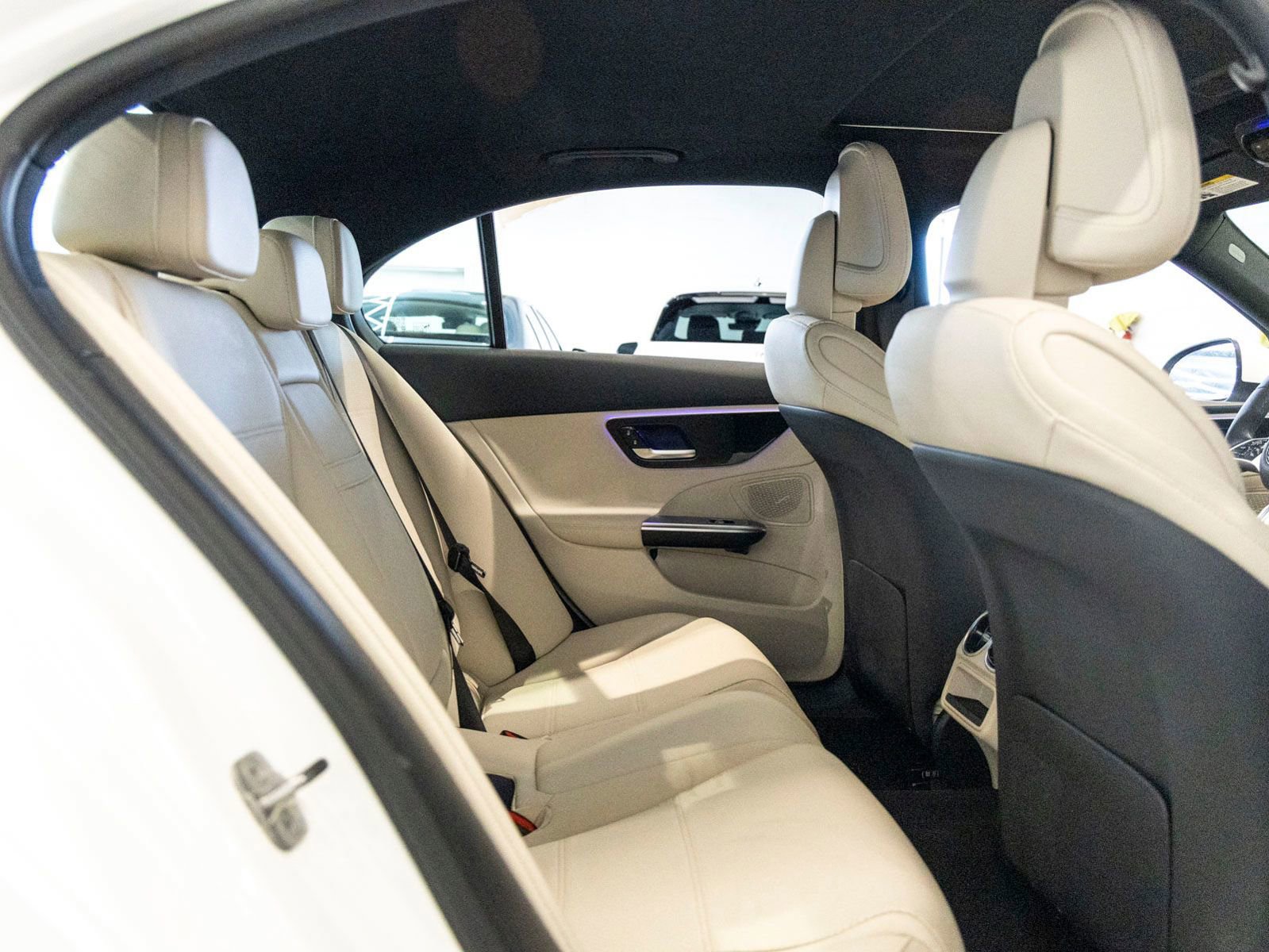 Used 2025 Mercedes-Benz C 300 Sedan image 25