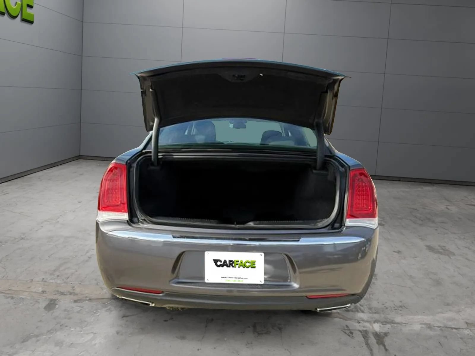 Used 2019 Chrysler 300 Touring RWD image 4