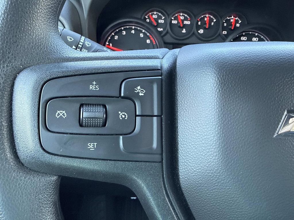 Used 2025 Chevrolet Silverado 1500 Custom image 19