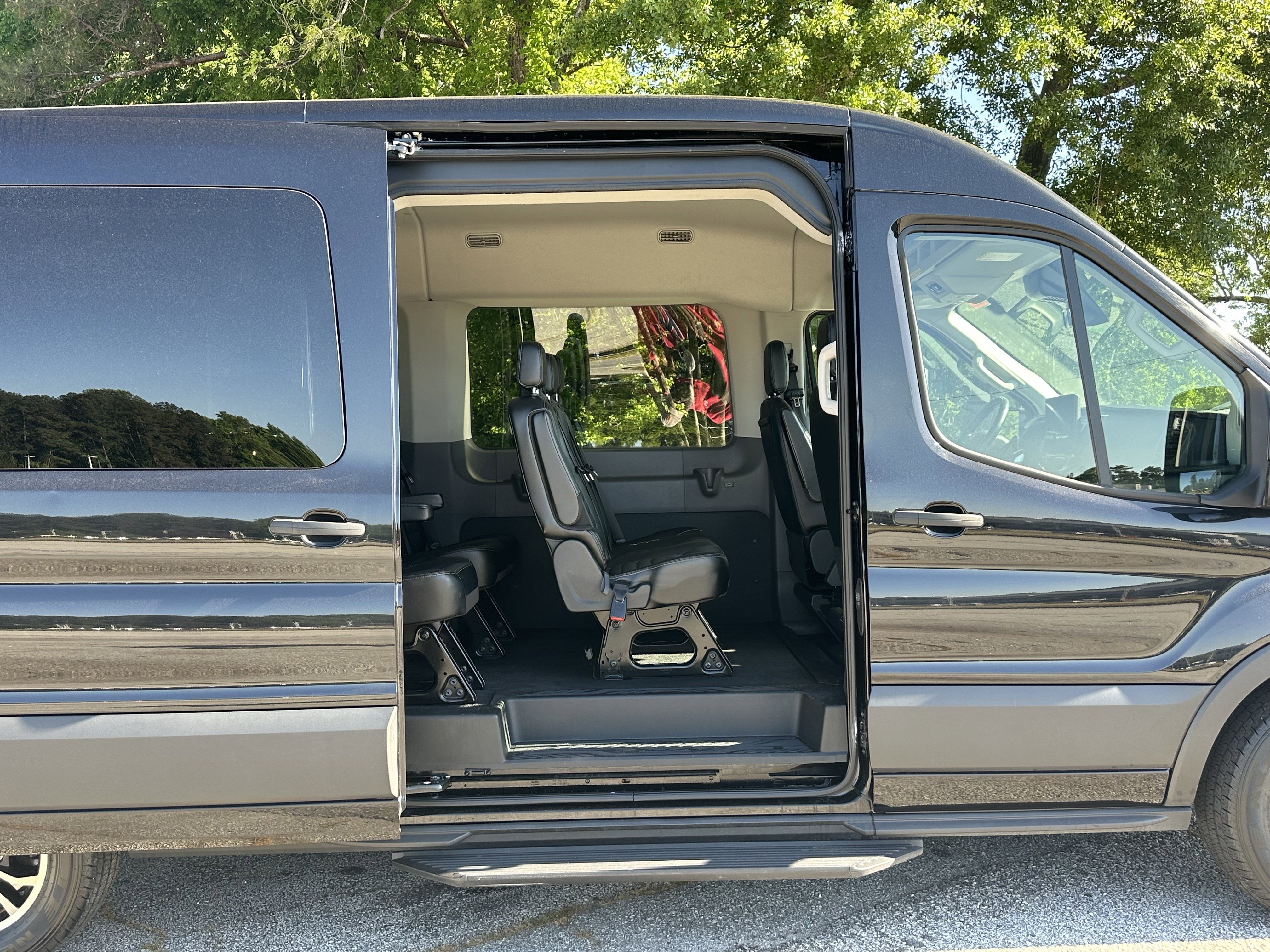 Used 2023 Ford Transit 350 XLT RWD image 17