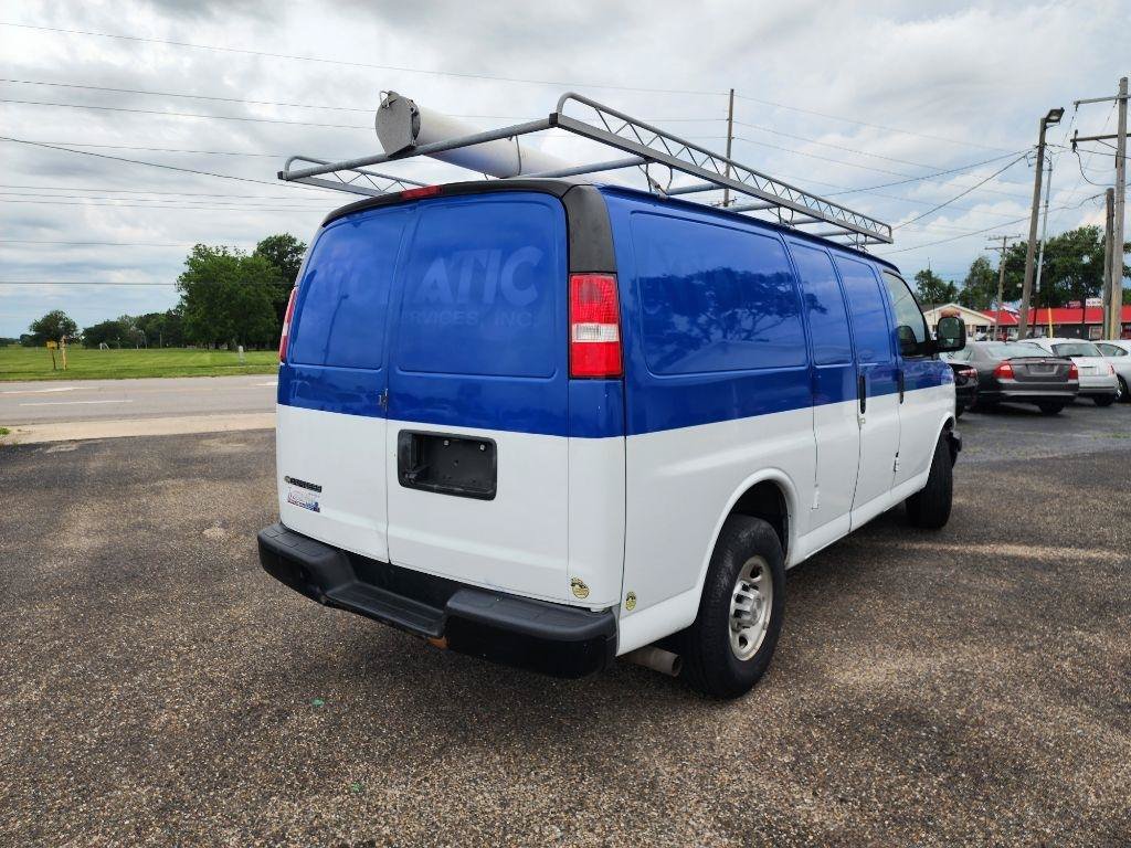 Used 2019 Chevrolet Express 2500 w/ Driver Convenience Package RWD image 5