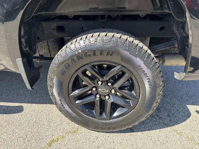 Used 2022 Chevrolet Silverado 1500 LT Trail Boss w/ LPO, Dark Essentials Package AWD/4WD image 8
