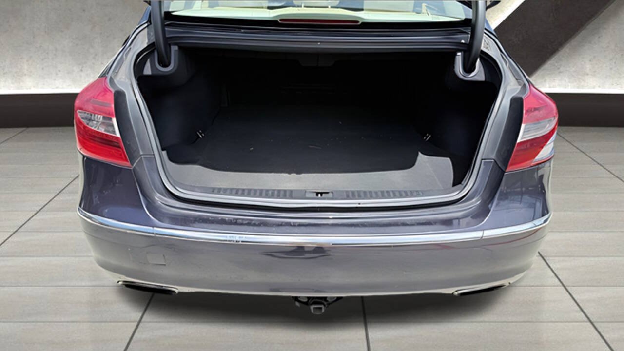 Used 2013 Hyundai Genesis 3.8 RWD image 8