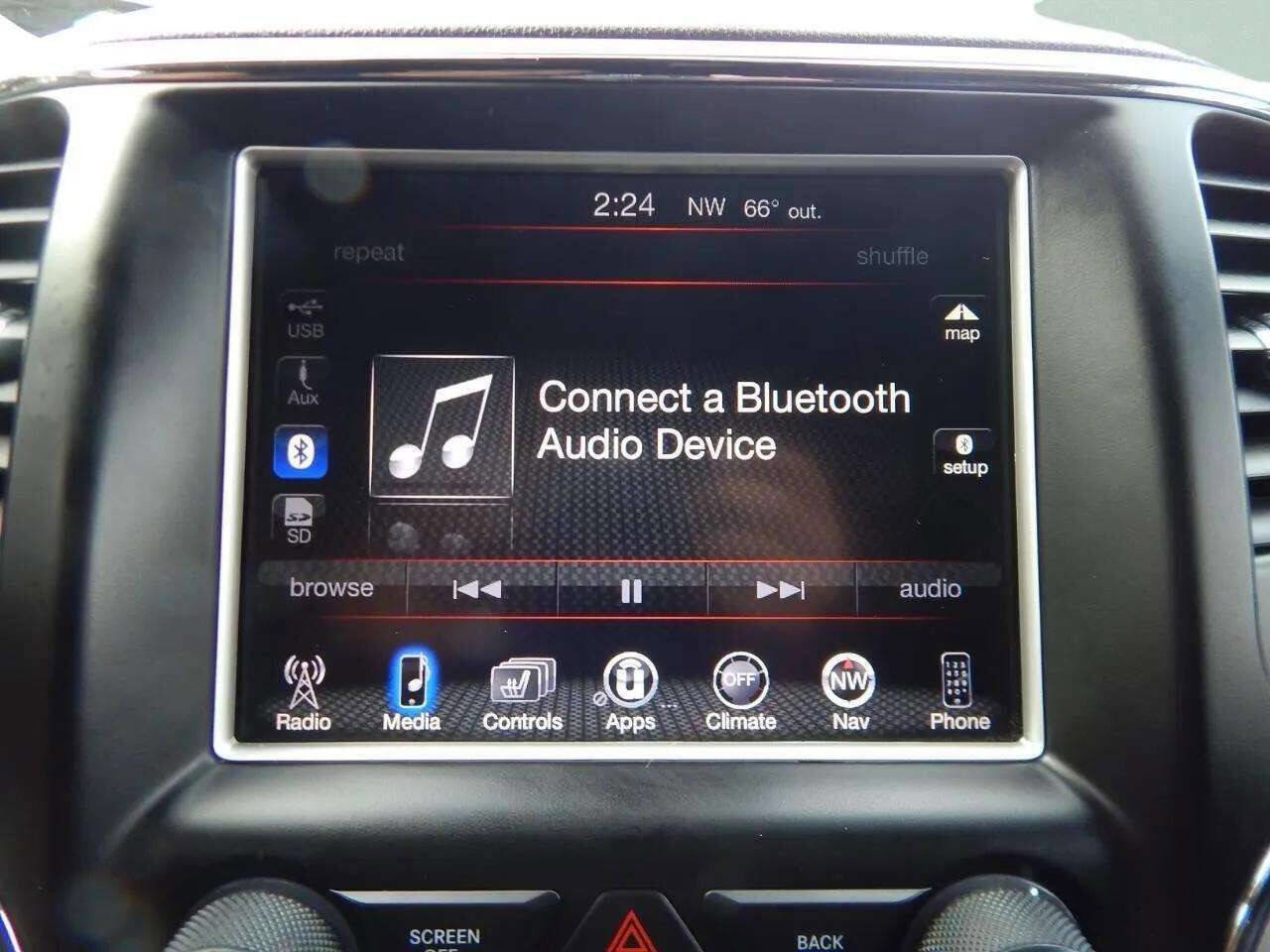 Used 2016 Jeep Grand Cherokee Overland w/ Advanced Technology Group image 34