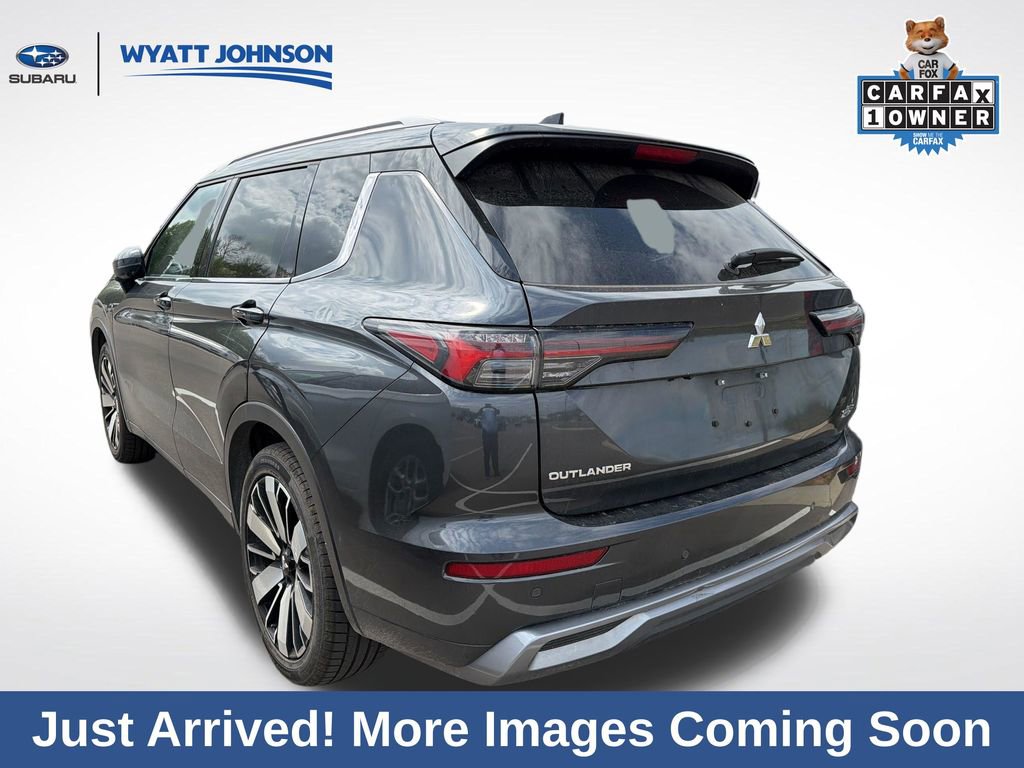 Used 2025 Mitsubishi Outlander SEL image 3