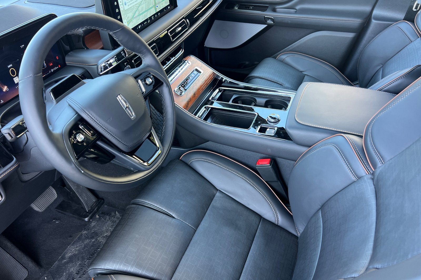 New 2025 Lincoln Aviator Black Label image 8