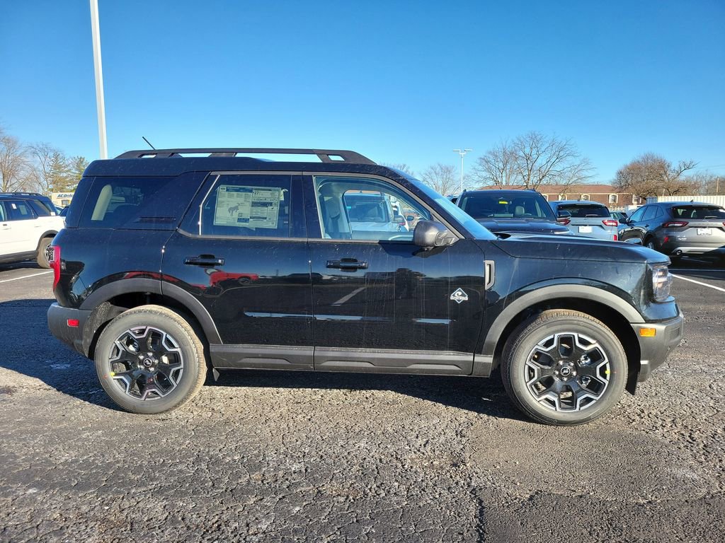 New 2025 Ford Bronco Sport Outer Banks image 3