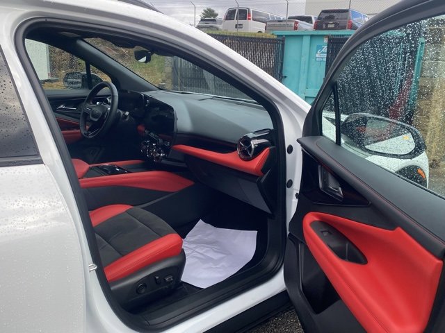 Used 2024 Chevrolet Blazer EV RS image 25