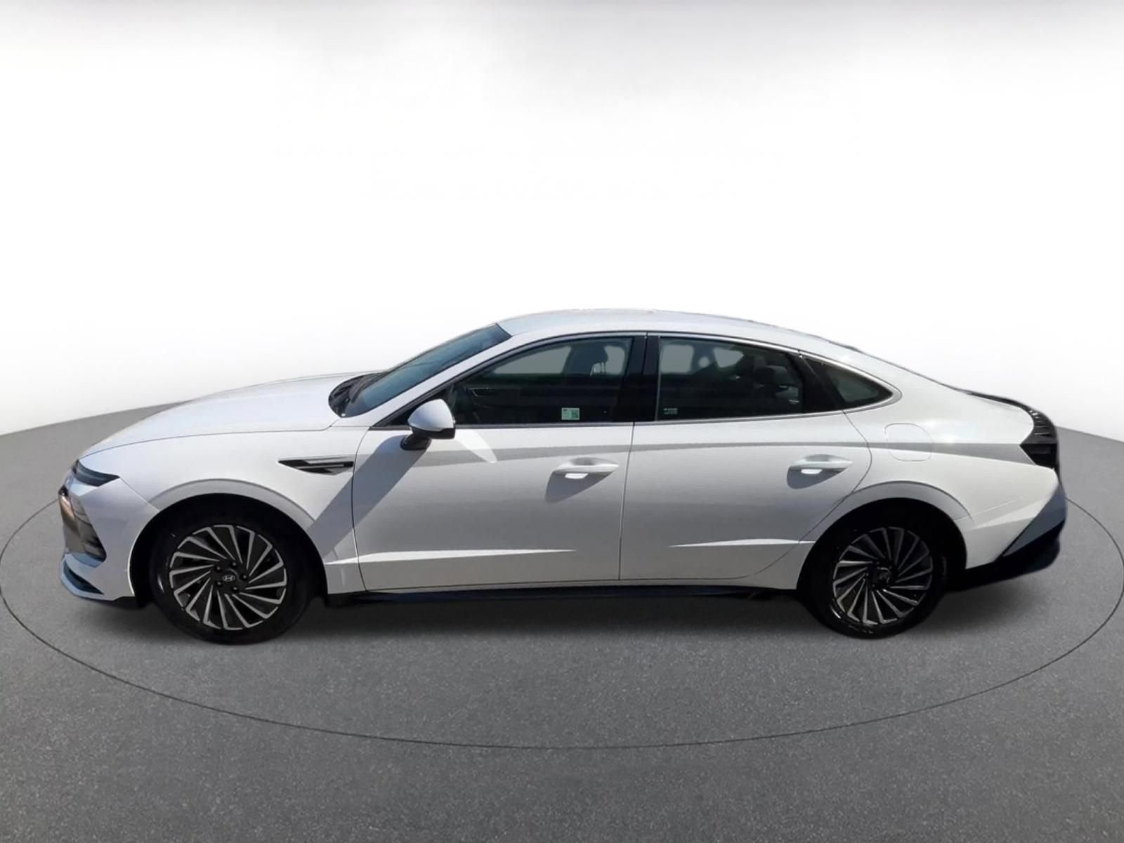Used 2025 Hyundai Sonata SEL FWD image 11