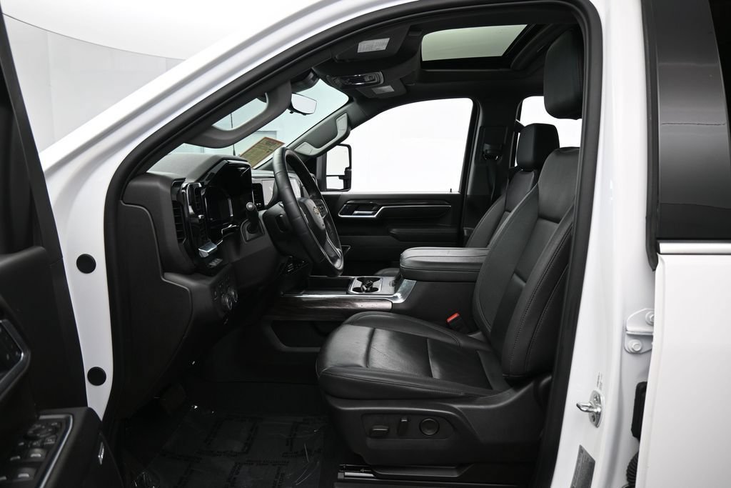 Used 2025 Chevrolet Silverado 2500 LTZ w/ Z71 Chrome Sport Edition AWD/4WD image 10