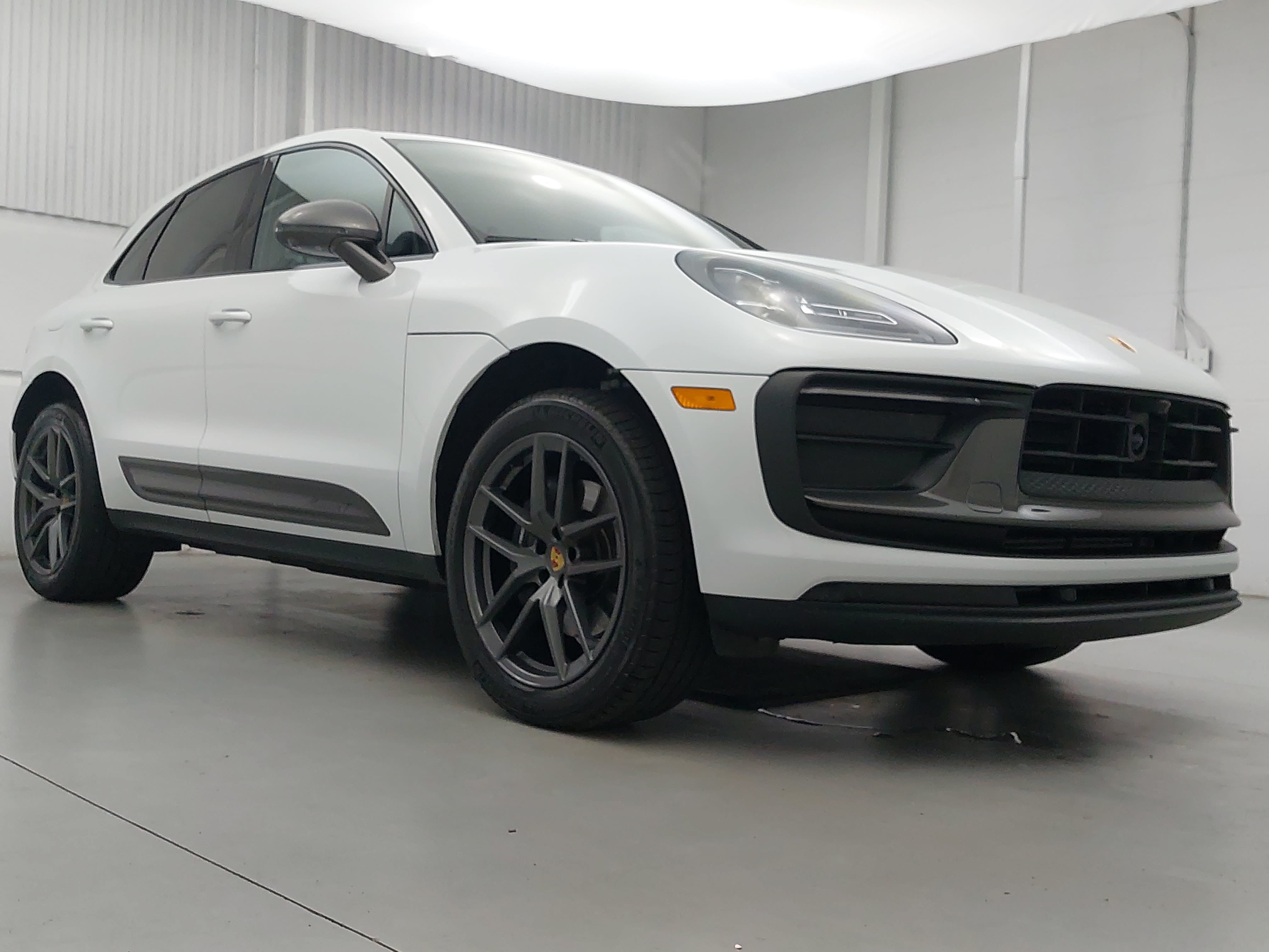 Certified 2026 Porsche Macan Turbo AWD/4WD image 9