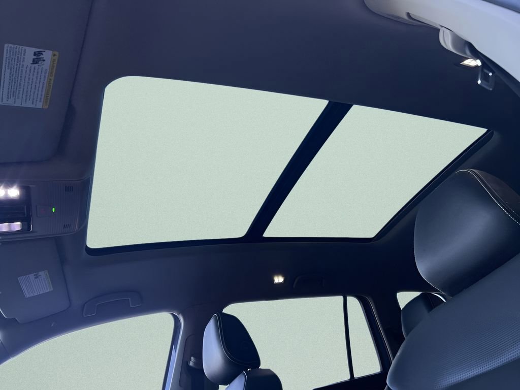 Certified 2025 Volkswagen Atlas SEL image 22