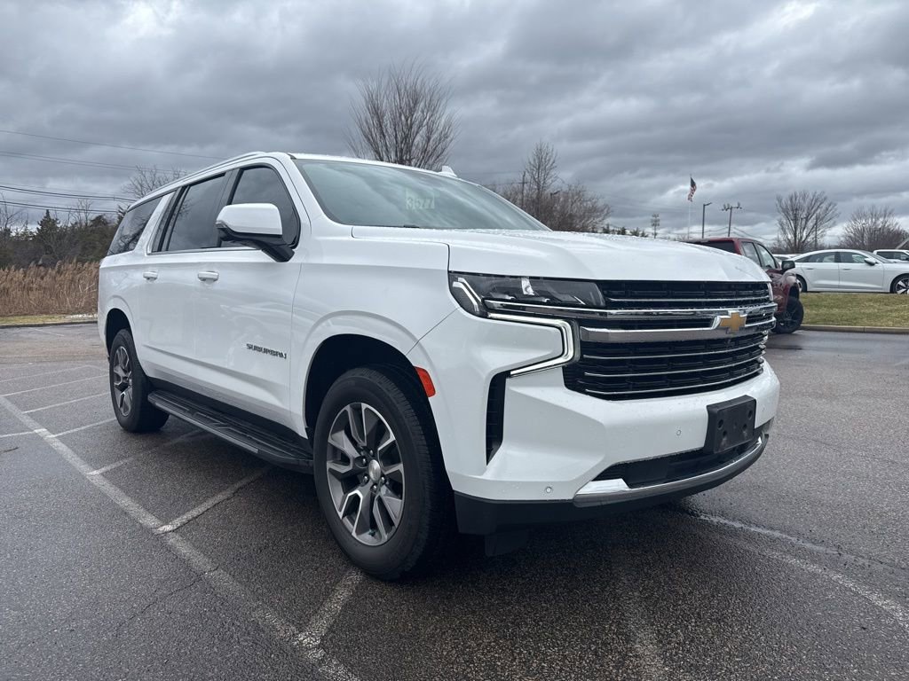 Used 2023 Chevrolet Suburban LT w/ Luxury Package image 1