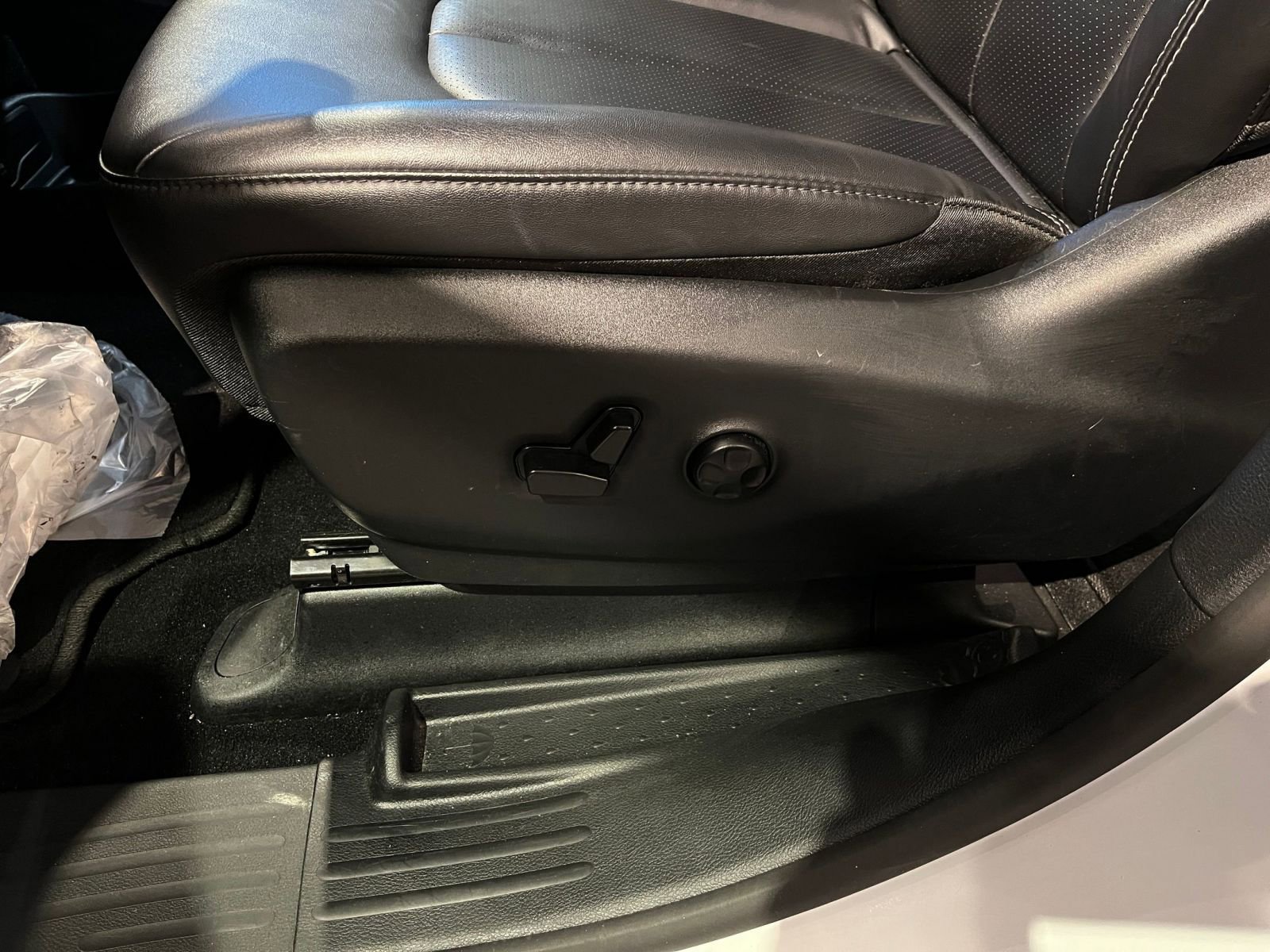 Used 2025 Chrysler Pacifica Select image 22