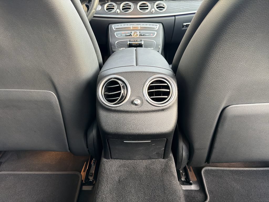 Used 2018 Mercedes-Benz E 300 image 21
