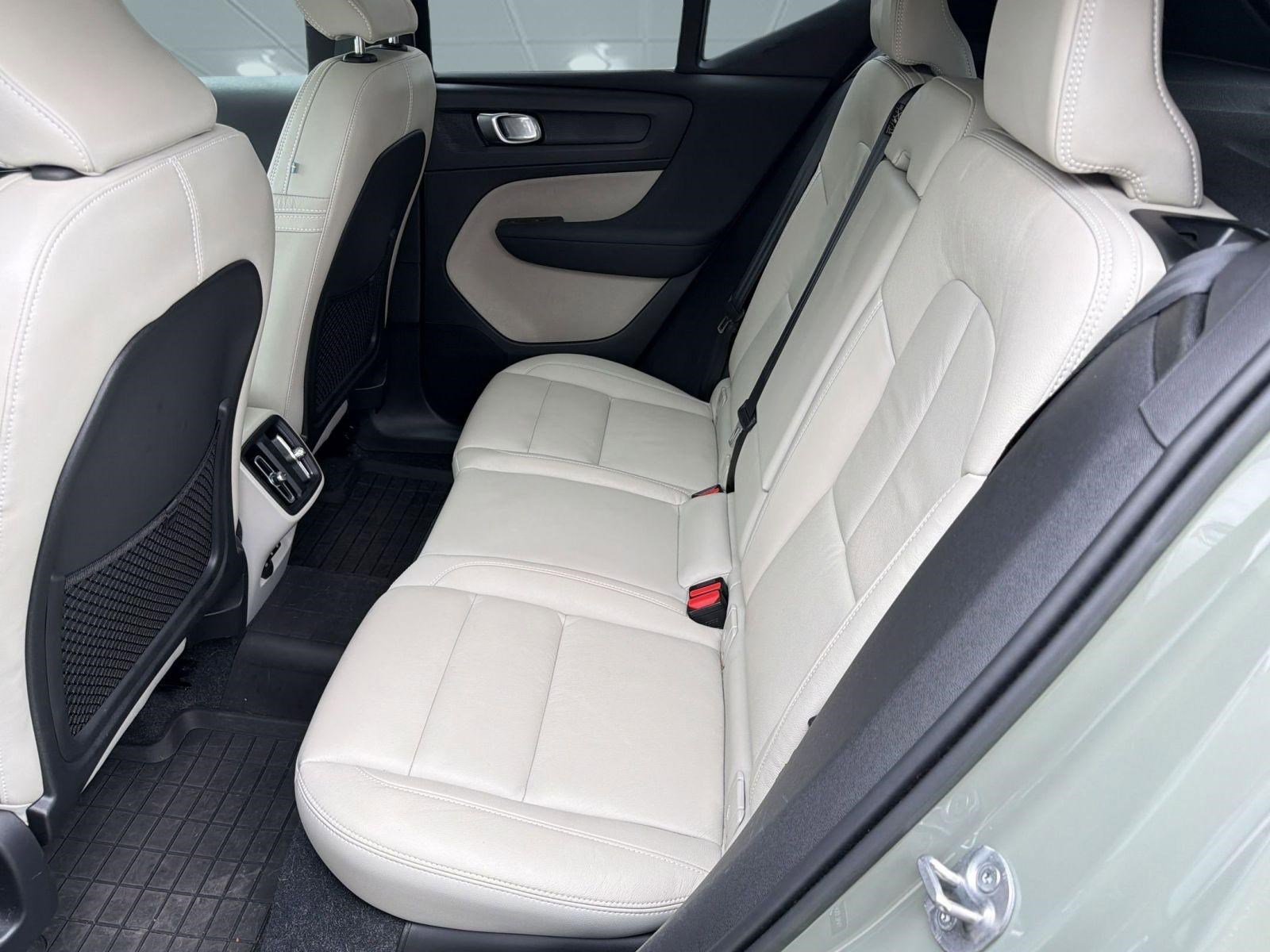 Certified 2023 Volvo XC40 B5 Plus w/ Driver Assist Package image 14