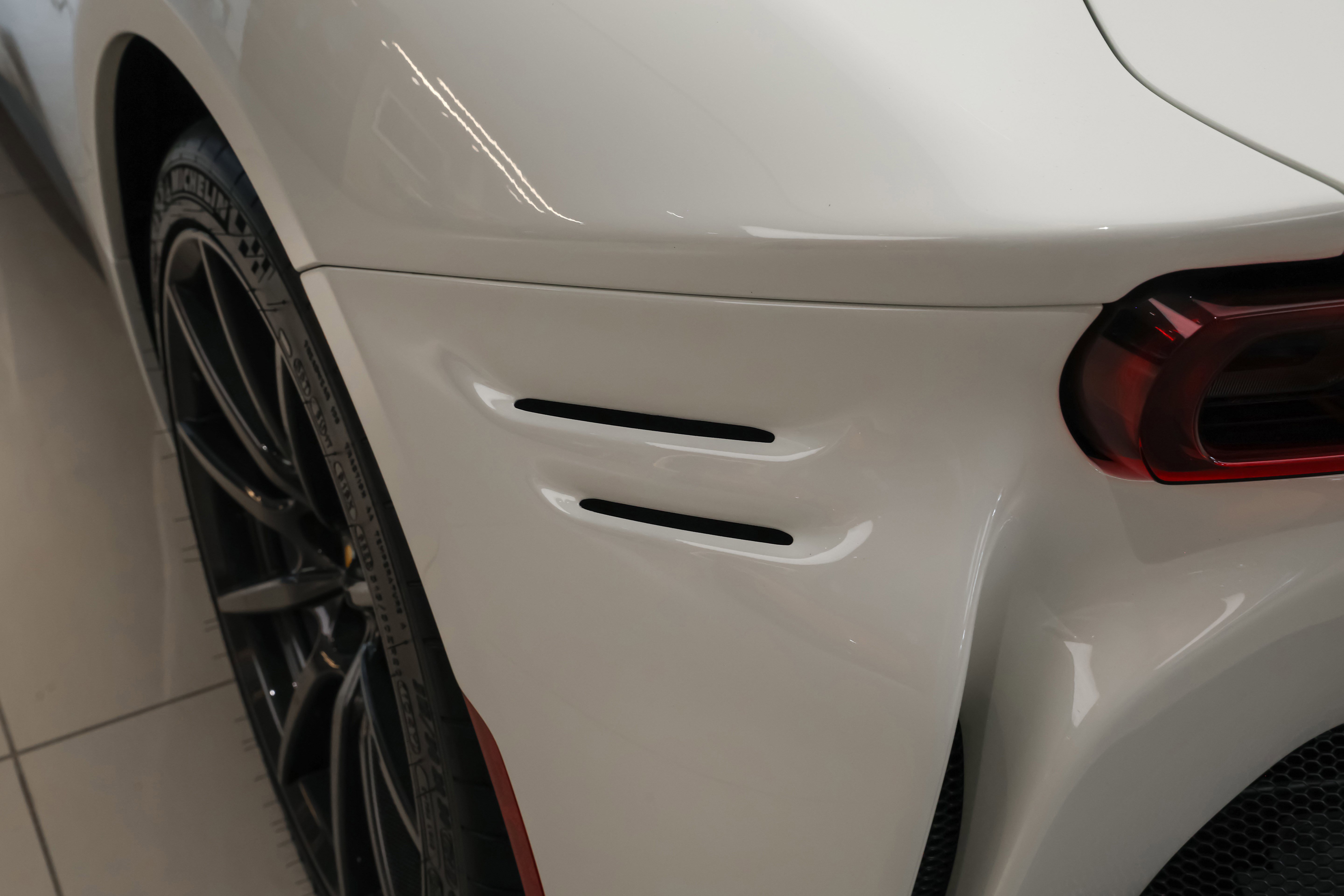 Used 2023 Ferrari SF90 Stradale image 13