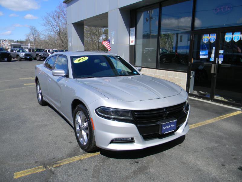 Used 2022 Dodge Charger SXT image 2