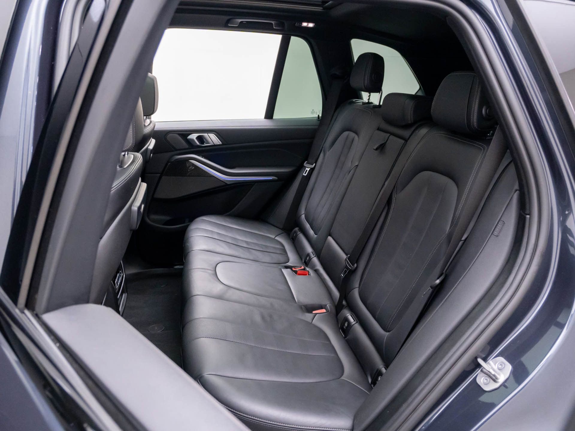 Used 2022 BMW X5 M50i w/ Premium Package AWD/4WD image 18