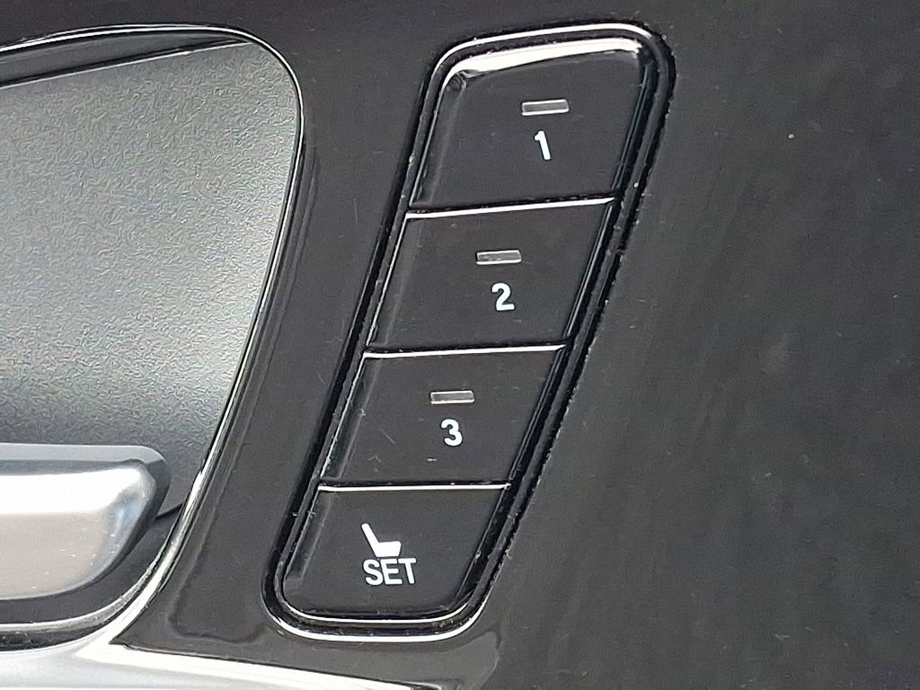 Used 2023 Acura MDX A-Spec image 31