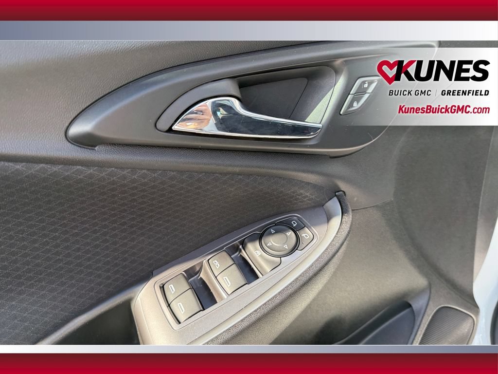 Used 2024 Chevrolet Malibu LT FWD image 17