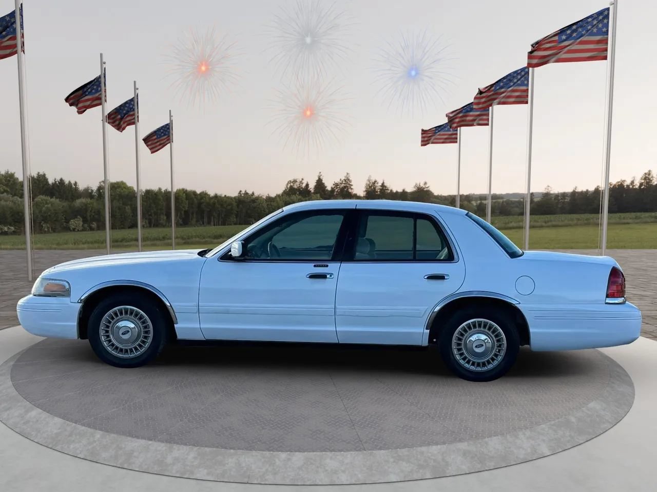 Used 2001 Ford Crown Victoria RWD image 3