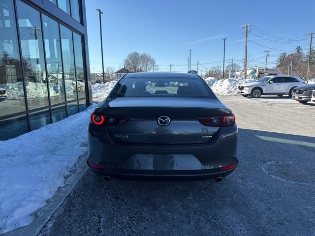 Used 2022 MAZDA MAZDA3 s image 4