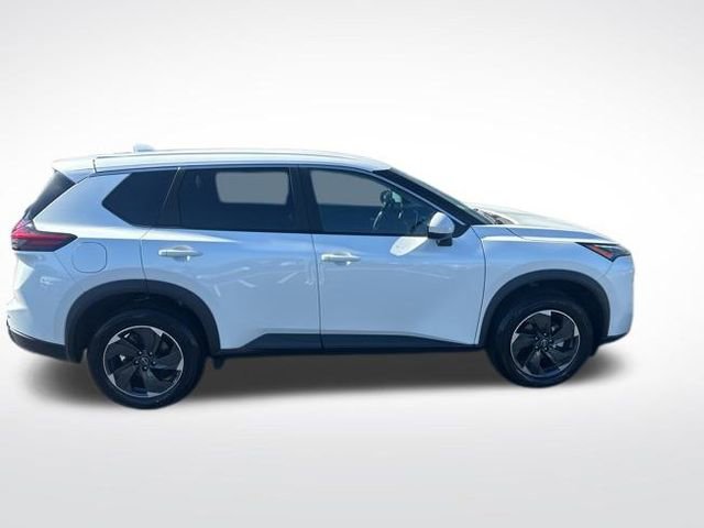 Used 2024 Nissan Rogue SV image 8