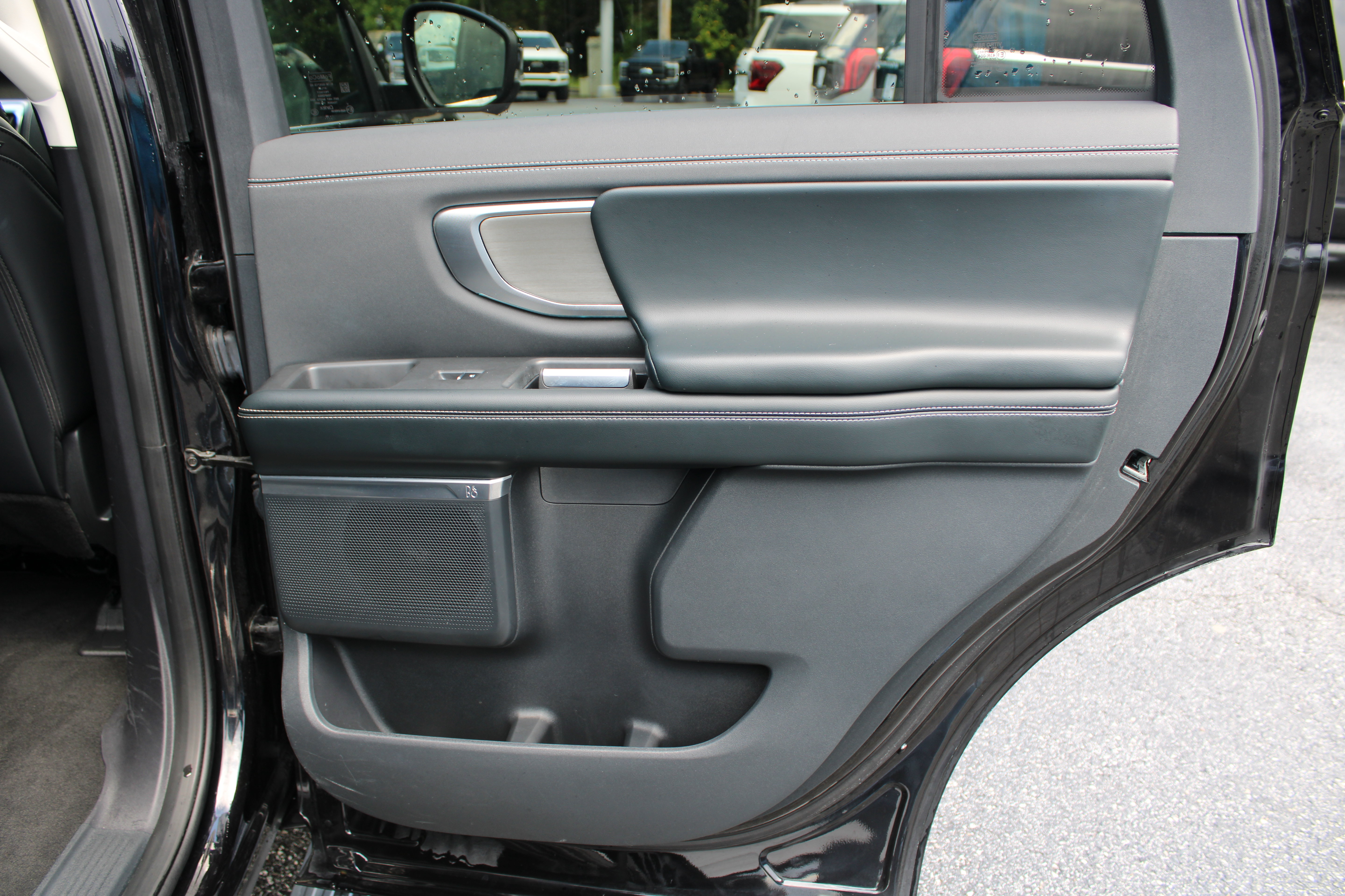 Used 2025 Ford Expedition Platinum AWD/4WD image 15