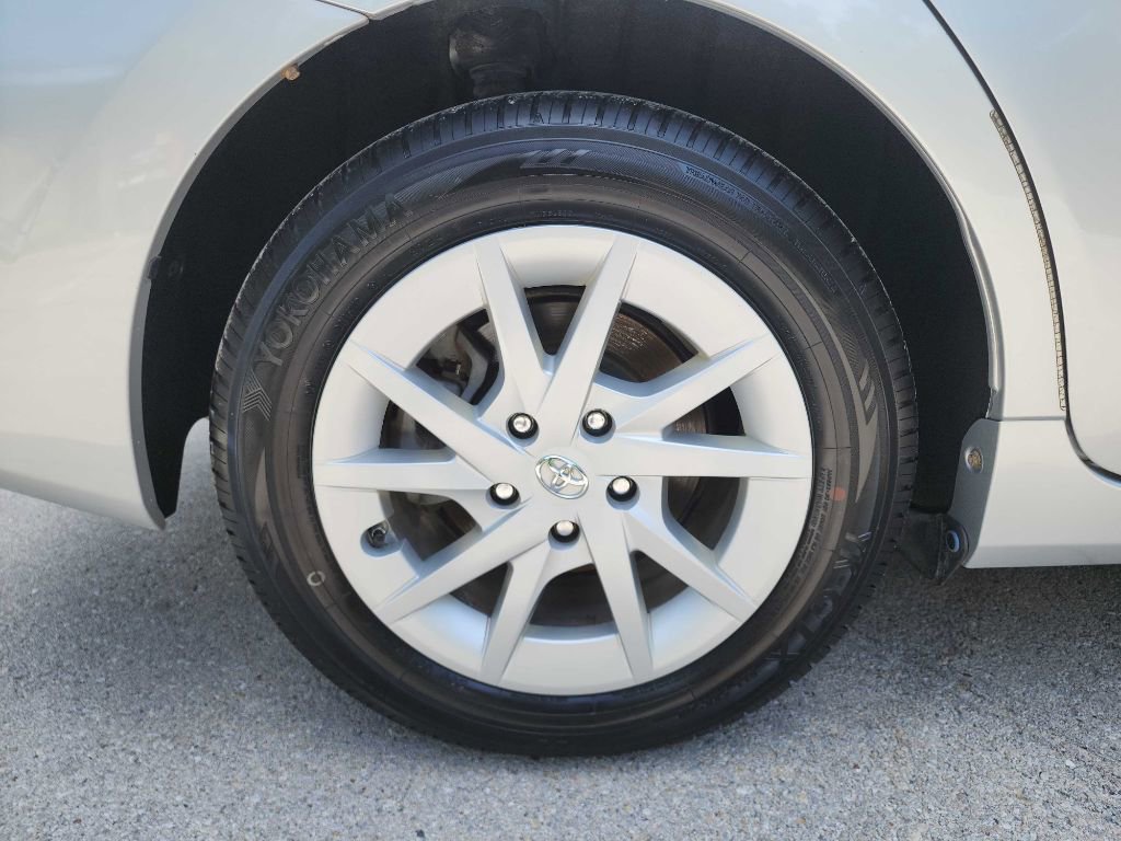 Used 2012 Toyota Prius V Three FWD image 10