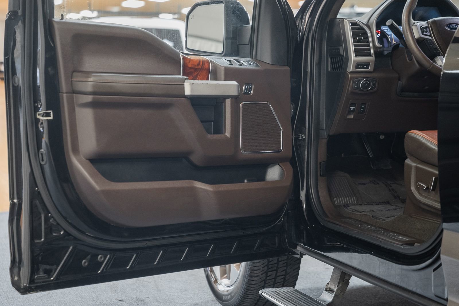 Used 2019 Ford F150 King Ranch w/ Equipment Group 601A Luxury image 51