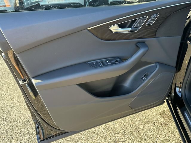 Used 2023 Audi Q8 Premium w/ Convenience Package AWD/4WD image 19