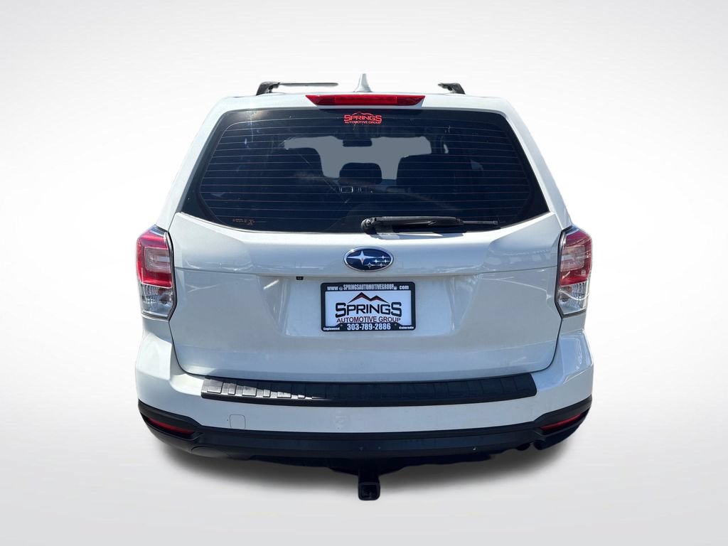 Used 2017 Subaru Forester 2.5i AWD/4WD image 4
