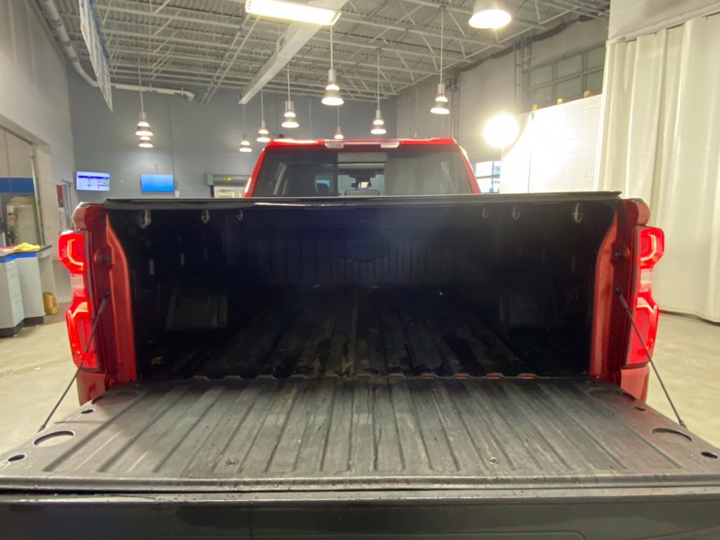Used 2025 Chevrolet Silverado 1500 LT Trail Boss w/ Convenience Package II AWD/4WD image 31
