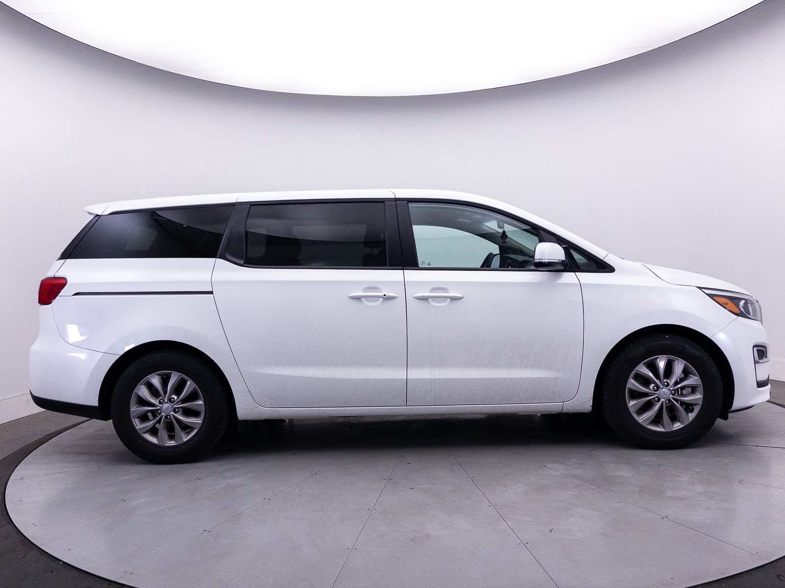 Used 2019 Kia Sedona LX FWD image 34