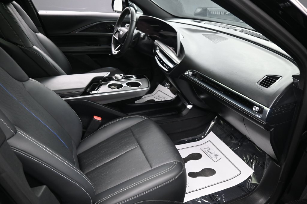 Used 2024 Cadillac Lyriq Luxury RWD image 36