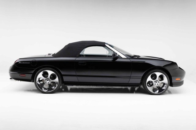 Used 2002 Ford Thunderbird Deluxe image 29