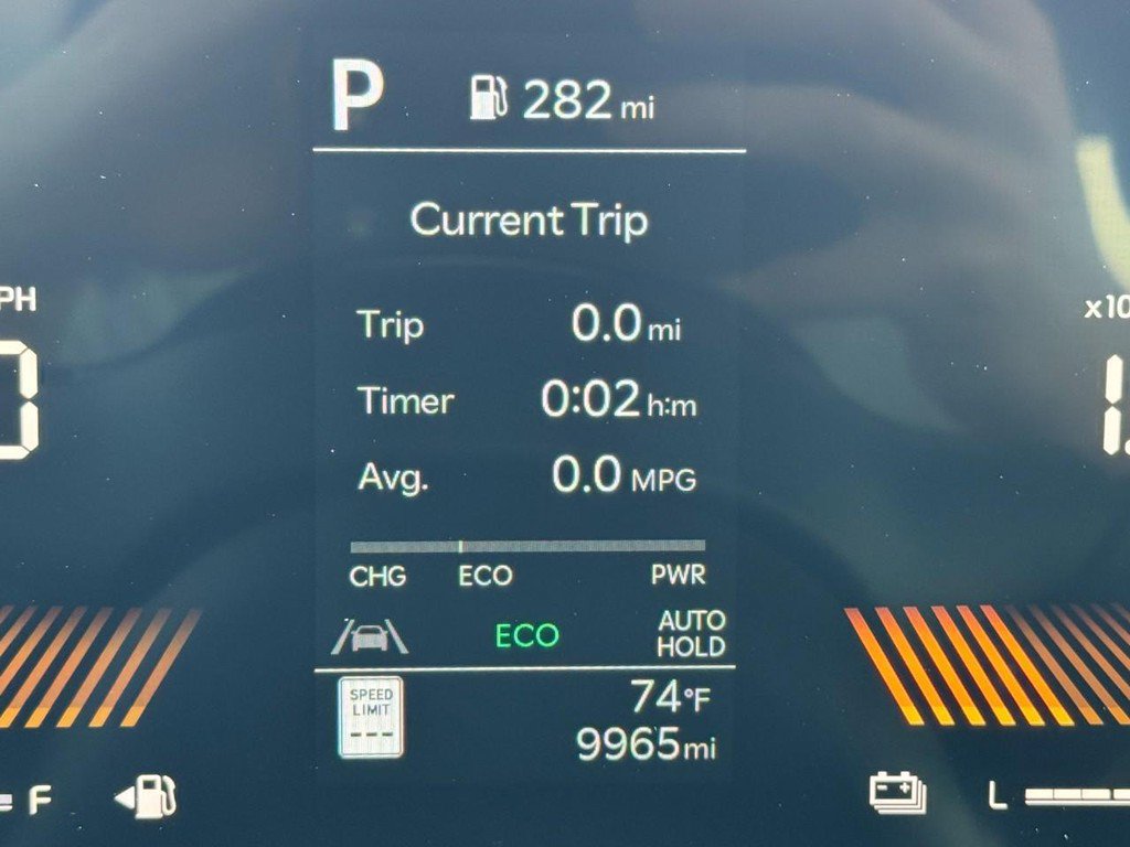 Used 2025 Kia Carnival EX FWD image 23