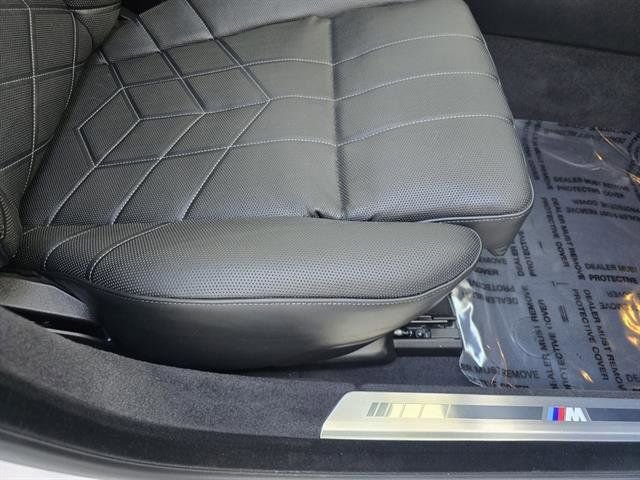 Used 2024 BMW i7 xDrive60 image 18