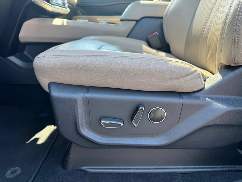 Used 2024 Ford Expedition Limited AWD/4WD image 6