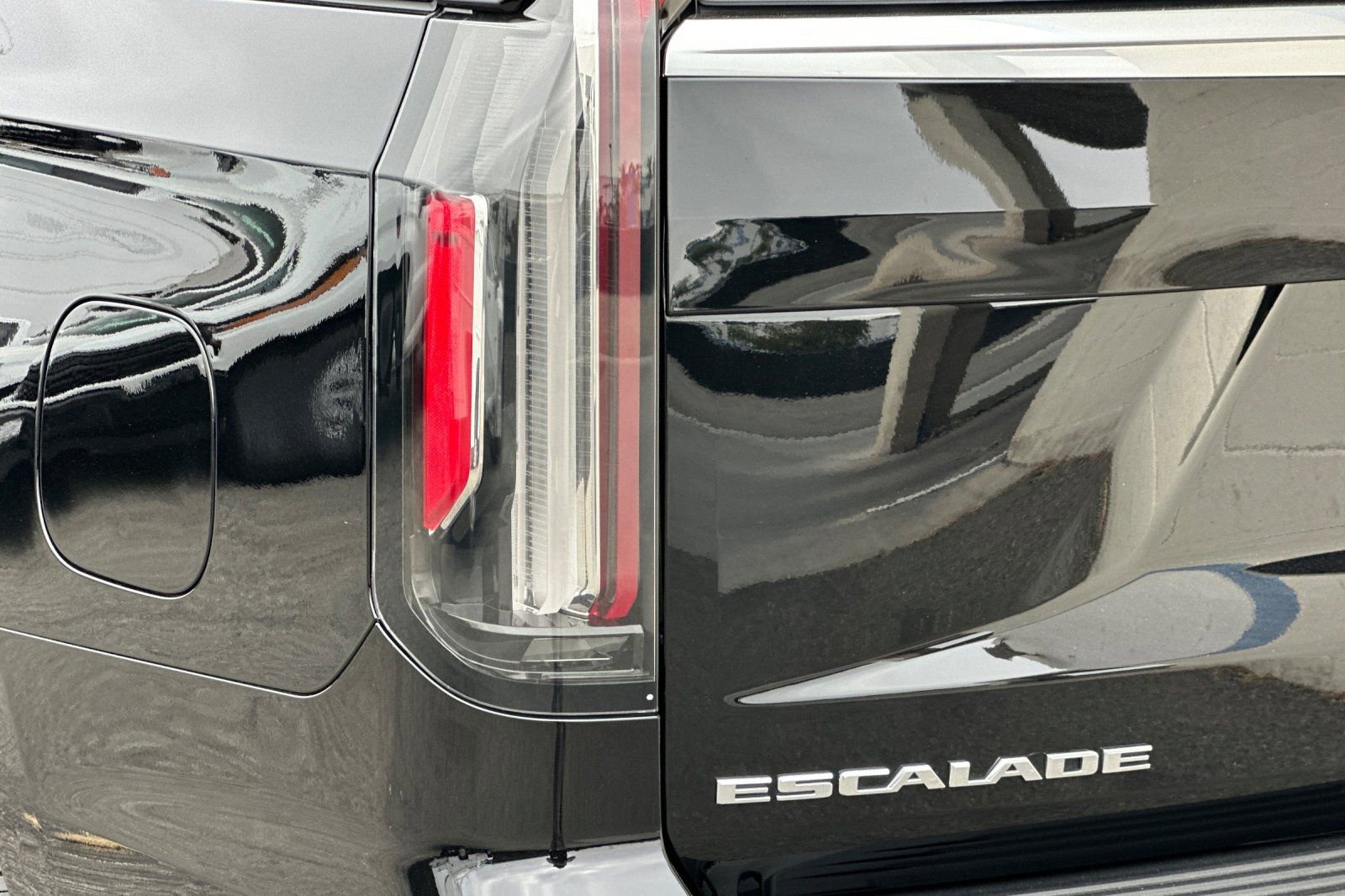 Certified 2021 Cadillac Escalade Premium Luxury RWD image 39