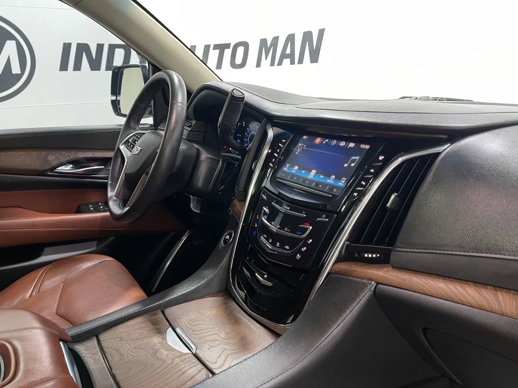 Used 2018 Cadillac Escalade Premium Luxury image 23
