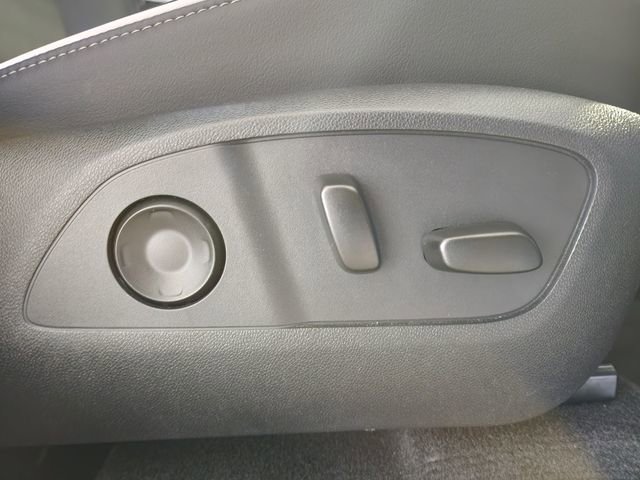 Certified 2025 Buick Enclave Preferred FWD image 22